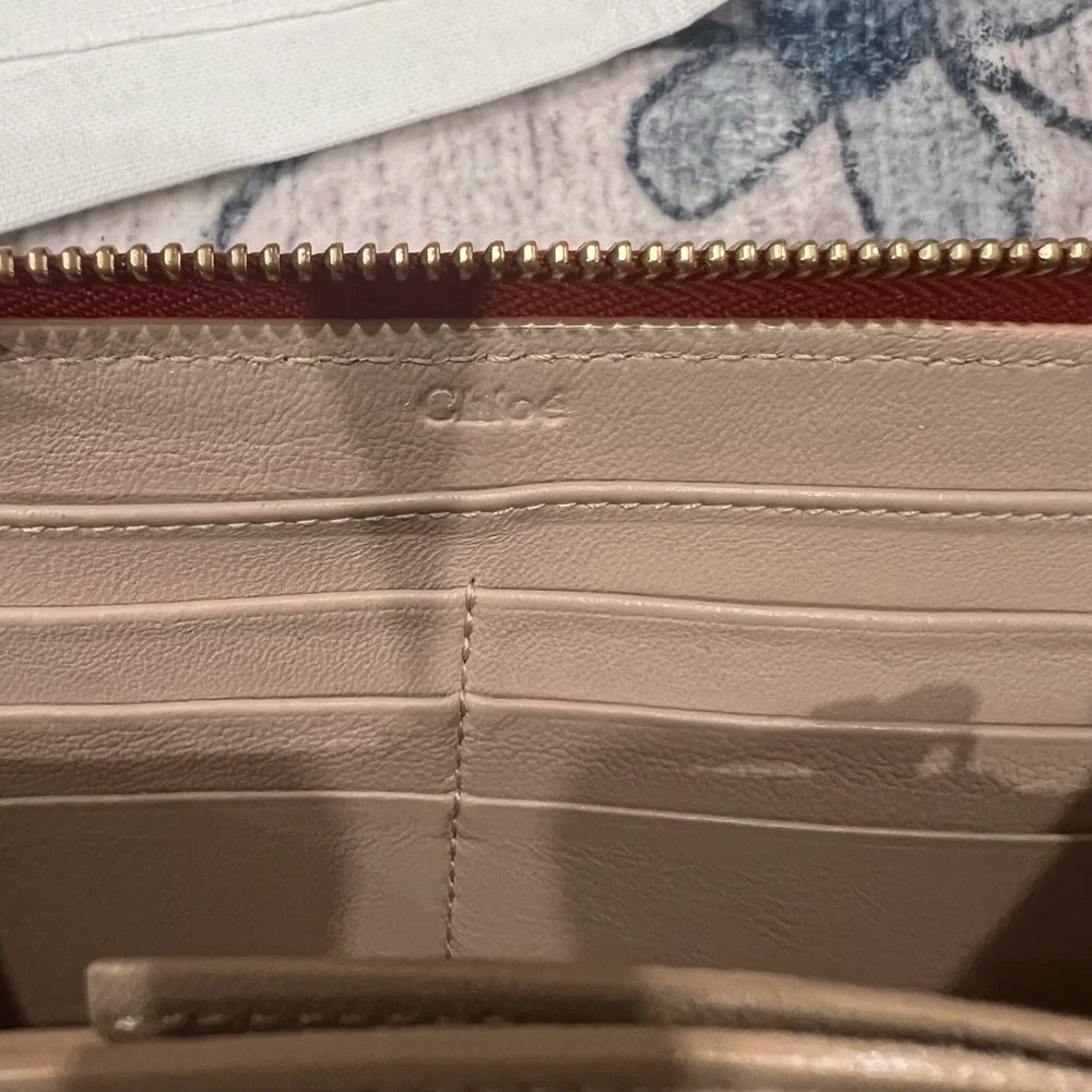 Chloé Drew Long Red Leather Wallet ( all inclusive)
Box, Dust bag, tag,COA card - Picture 9 of 16